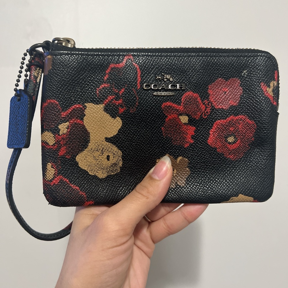 Coach Halftone Floral Corner Zip Wristlet F55824 Black Multicolor